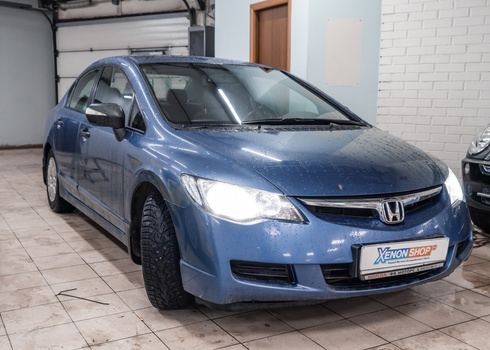 Замена нештатного ксенона Honda Civic 4D на светодиодные лампы