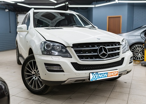Замена сигнала Mercedes ML164 (2011)