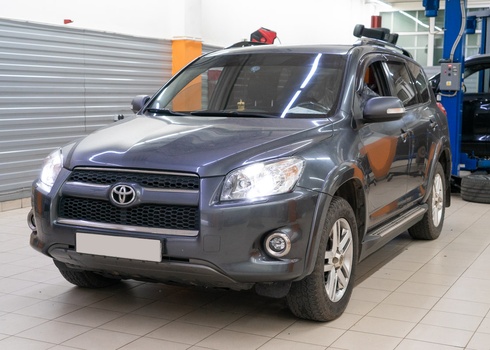 Замена линз и стекол фар Toyota RAV4 (2011)