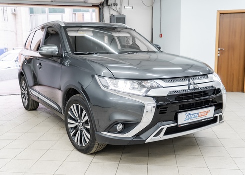 Установка LED-ламп на Mitsubishi Outlander III рестайлинг 3 2020 года