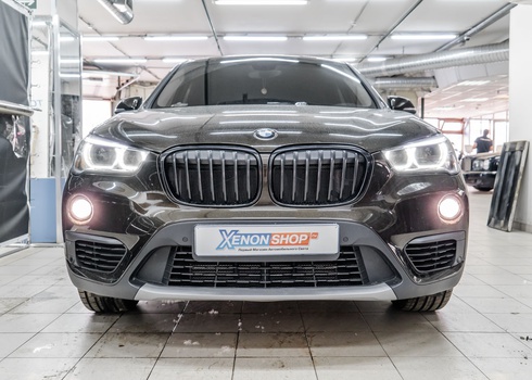 Замена галогена в ПТФ БМВ Х1 / BMW X1