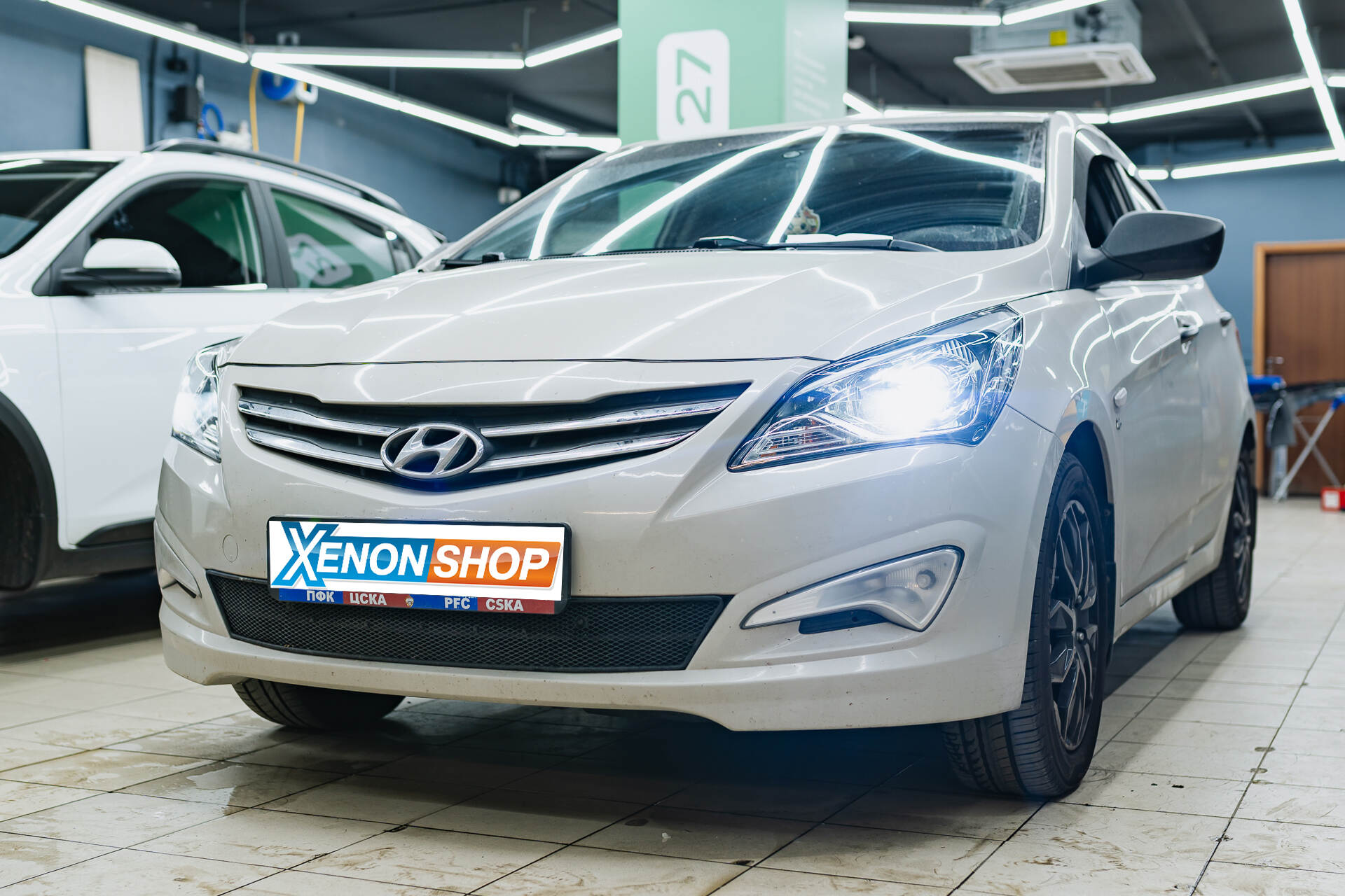 Установка LED-линз в фары Hyundai Solaris