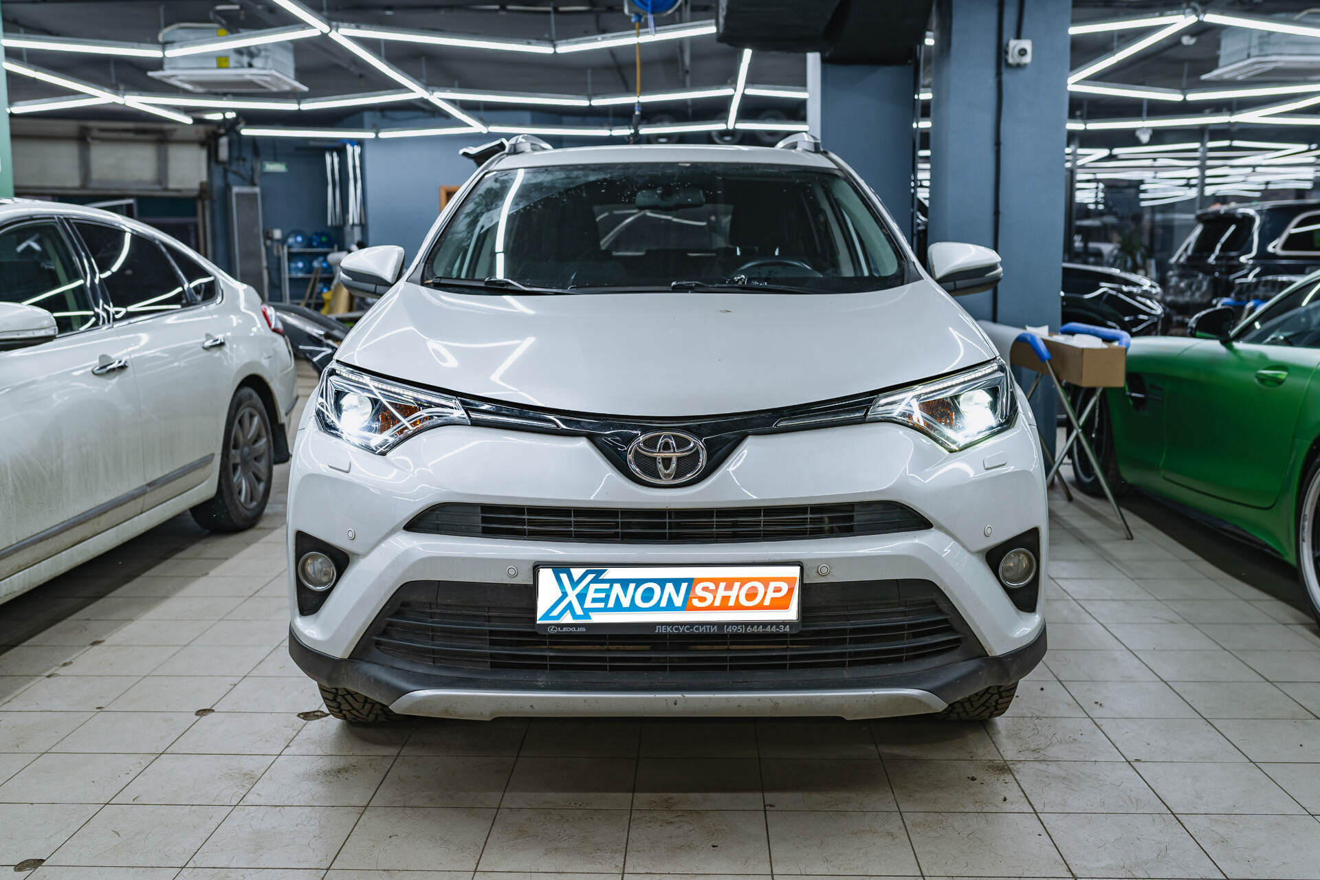 Замена линз Toyota RAV4 на LED-модули