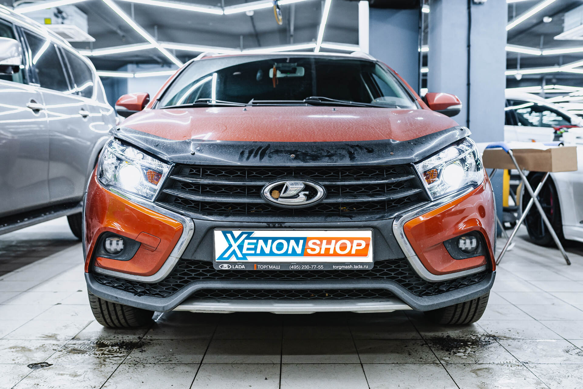 Замена линз в фарах Lada Vesta на LED-линзы Vision