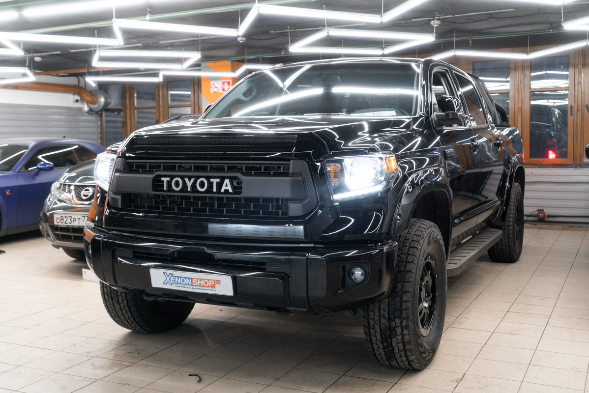 Установка линз в фары Toyota Tundra (2013)