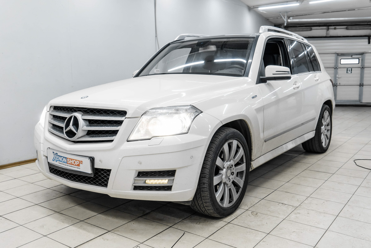 Лампы мерседес glk. Ксенон на мерседес глк 220. Ксеноновые лампы мерседес gl 164. Капот глк мерседес. Лампы мерседес glk.
