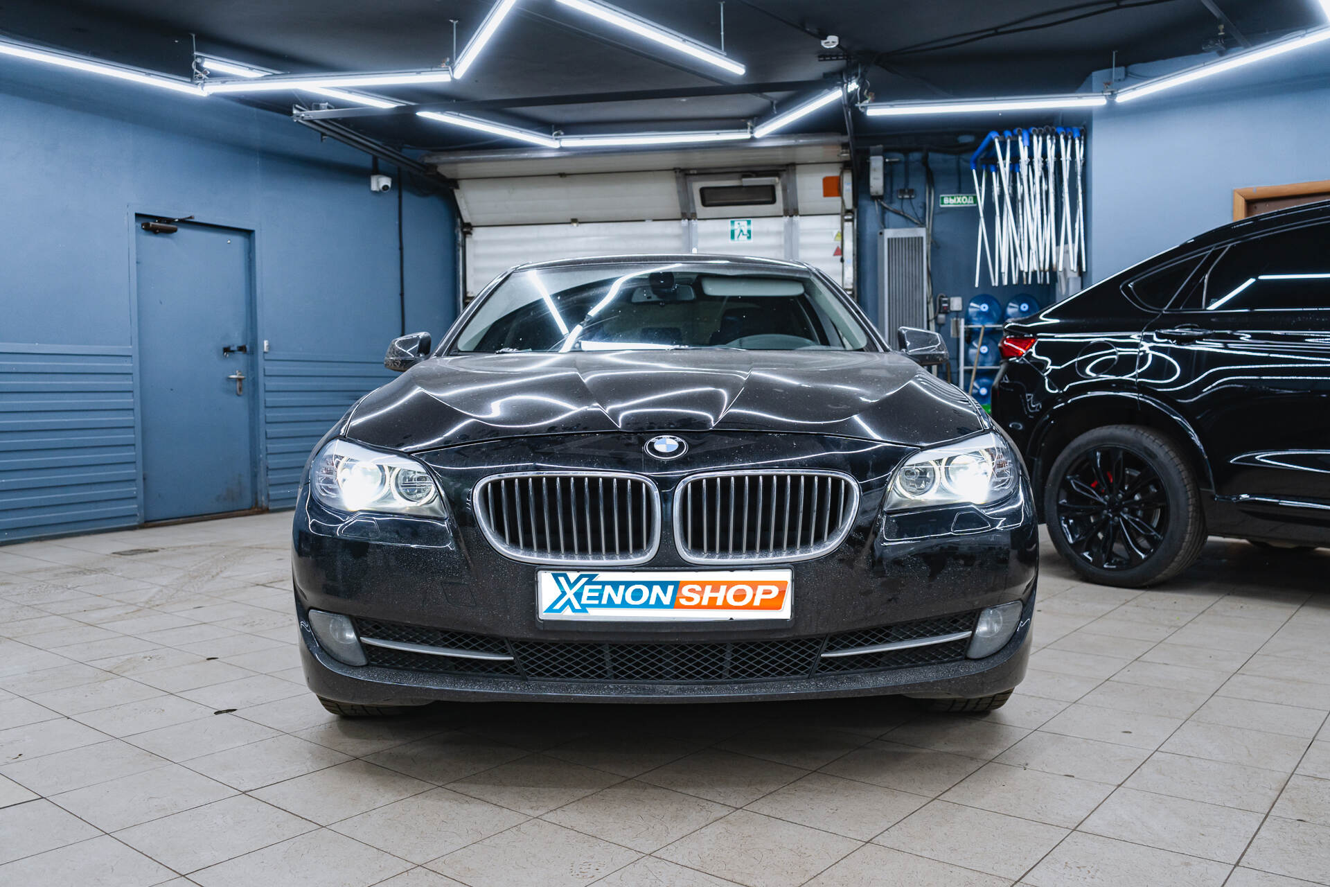 Замена линз и стекол фар BMW 5 F10