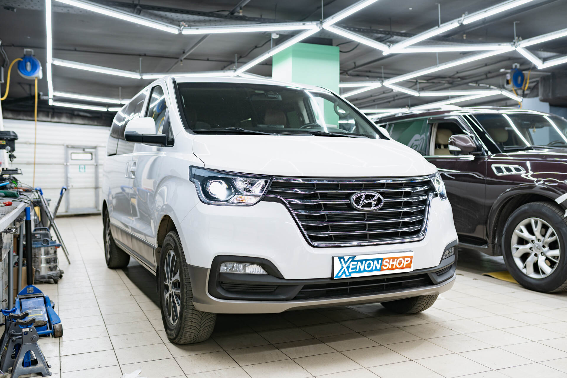 Замена линз Hyundai Starex (2019)