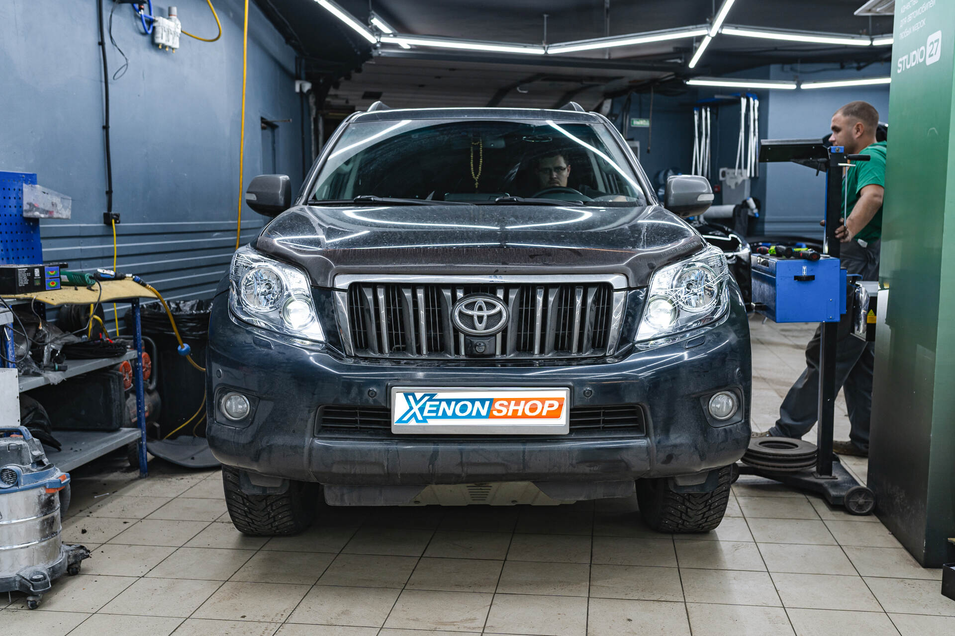 Замена линз и стекол фар Toyota Land Cruiser Prado 150