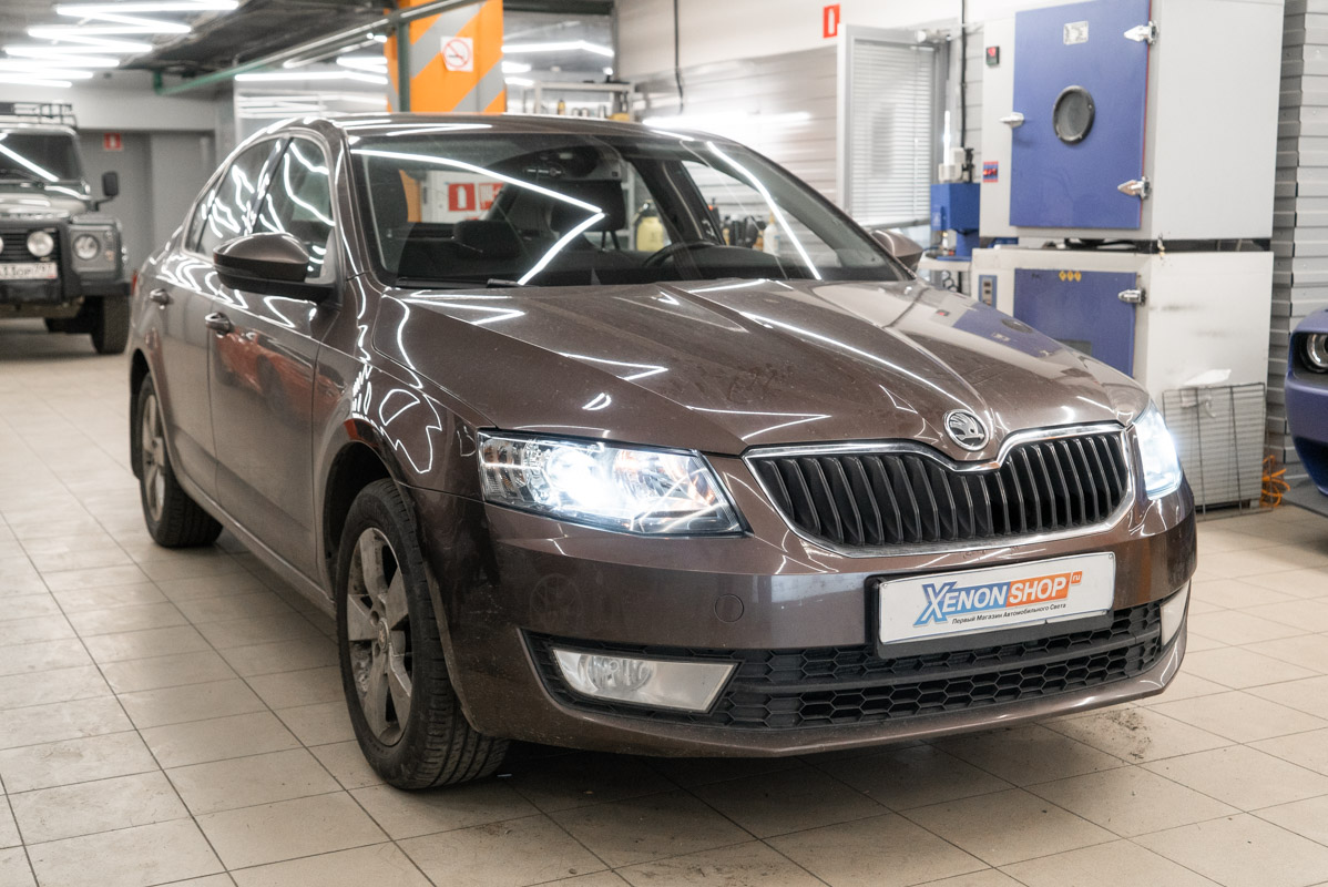 Установка LED-линз в фары Skoda Octavia (2016)