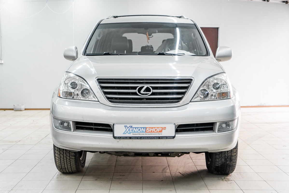 Поклейка защитной пленки на фары Лексус ГХ470 / Lexus GX470