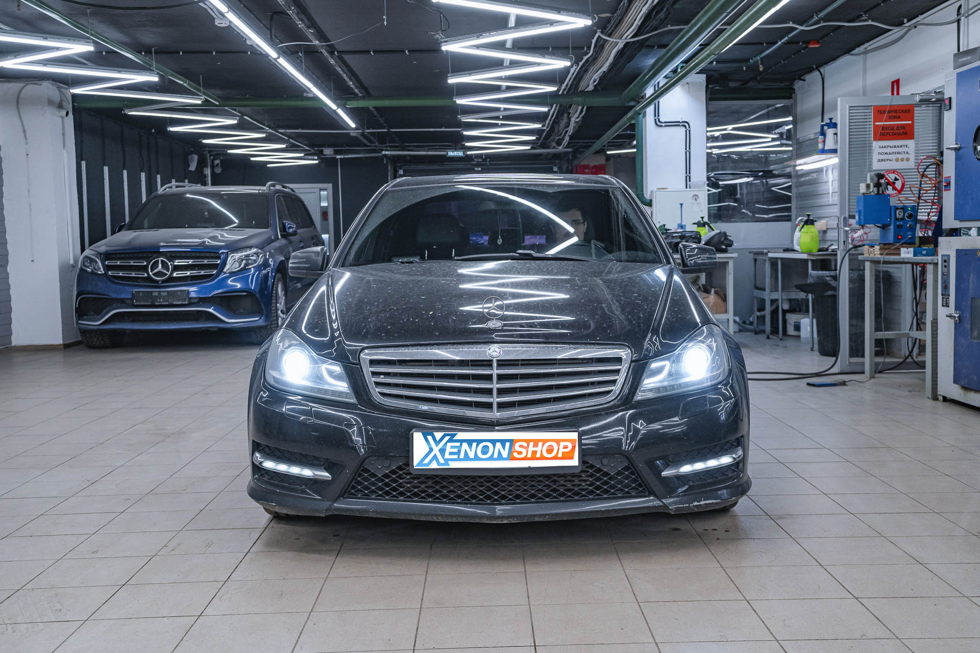 Замена ксеноновых ламп Mercedes-Benz C W204