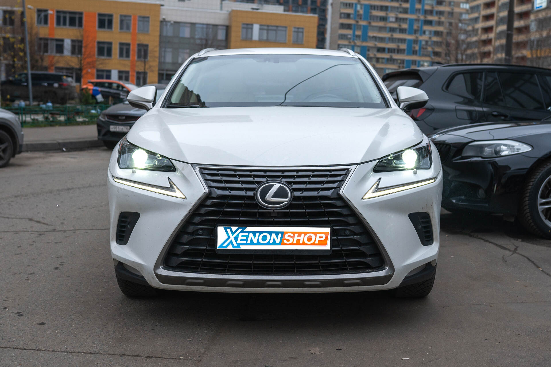 Замена штатных линз Lexus NX на светодиодные модули Vision