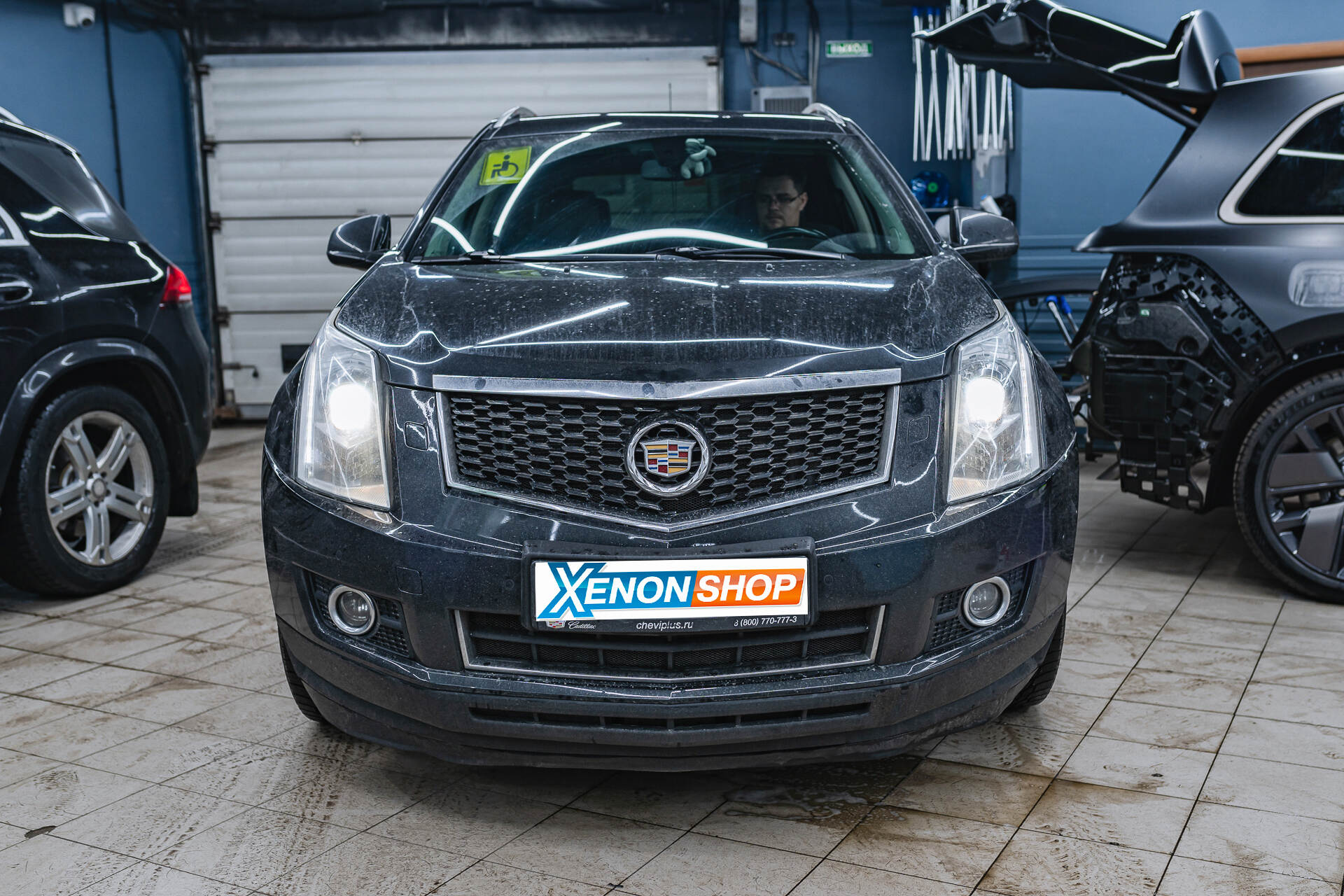 Замена ламп ближнего света Cadillac SRX