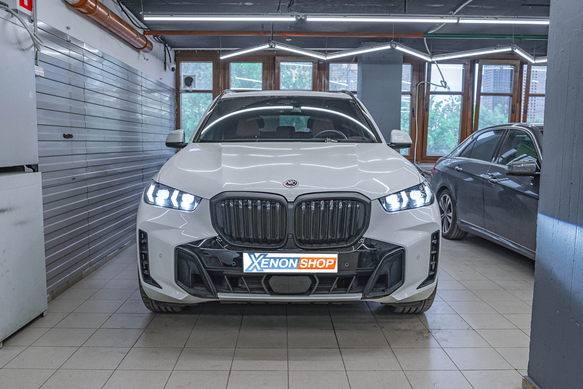 Замена линз на 4 LED-модуля (квадробилед) на BMW X5 G05 Рестайлинг