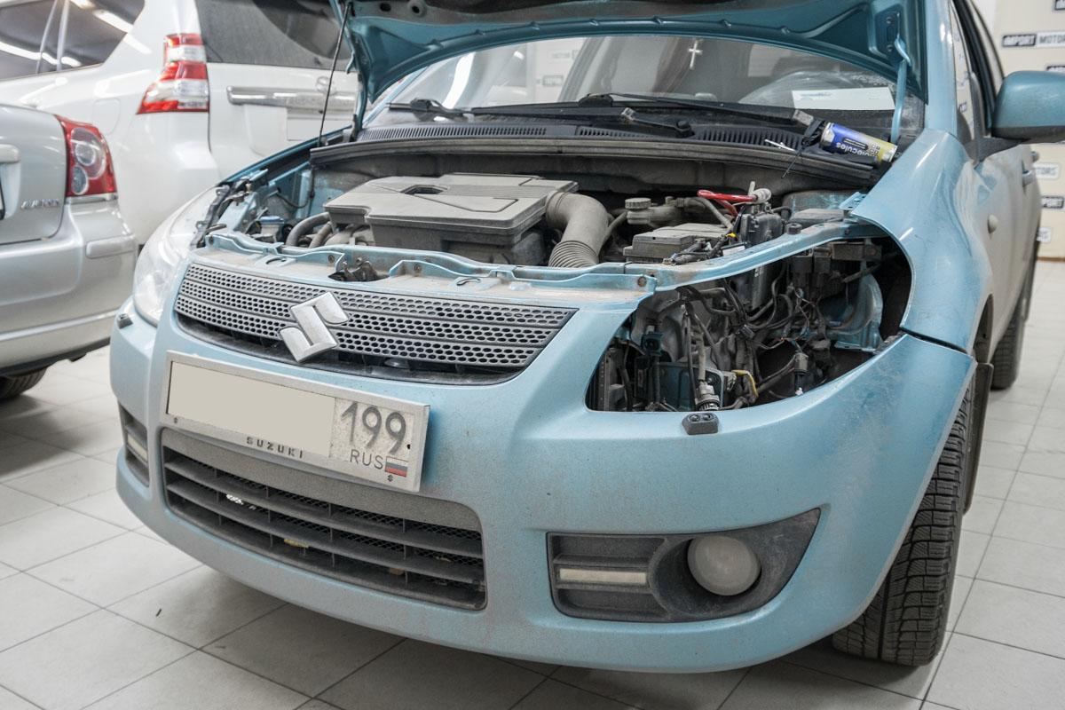 Авто после демонтажа старых фар.