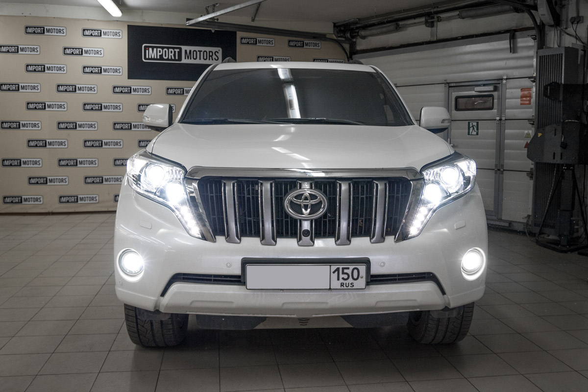 Итоговый вид автомобиля после установки четырех LED-линз.