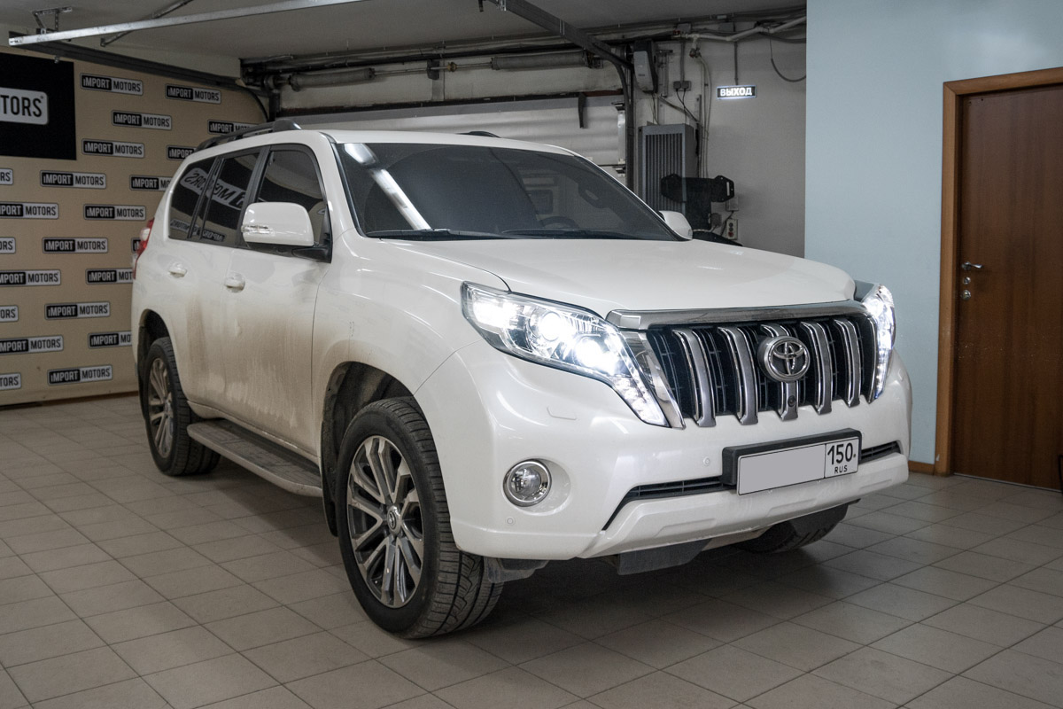 Итоговый вид автомобиля после установки четырех LED-линз.