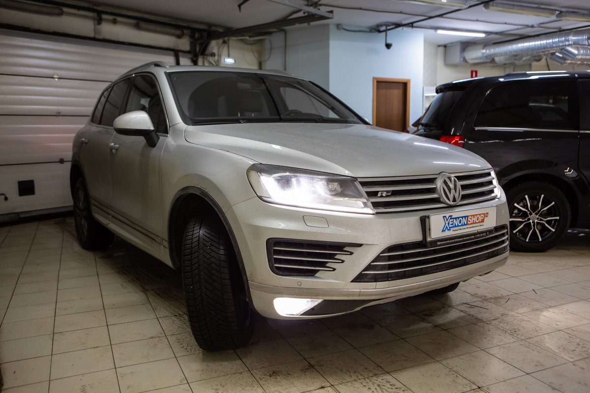 Volkswagen touareg fl. Фольксваген Туарег фл. Touareg NF/FL. ПТФ Фольксваген Туарег. Volkswagen Touareg 2017 ПТФ.