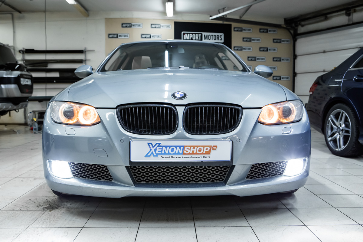 BMW E92 после установки Philips X-tremeUltinon LED в ПТФ.