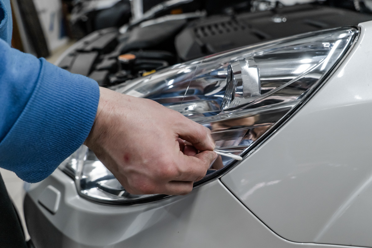 Полировка и бронирование фар. Бронирование фар пленкой. Бронепленка фар сх5 2014г. Как бронировать фары. Как бронировать фары.