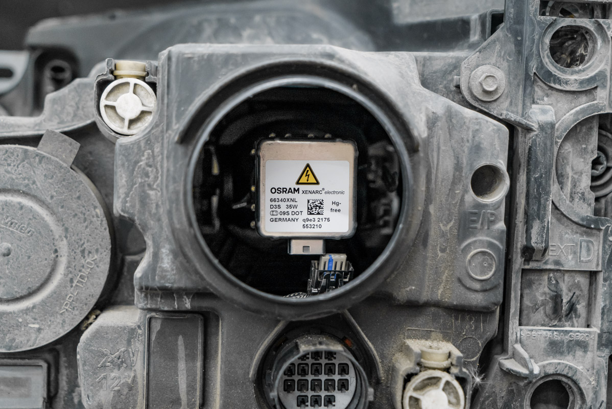 Лампы дискавери 3. Лампа фары ленд ровер спорт. Лампа d3s land rover discovery 4. Задние габариты дискавери 3. Лед логотипы в боковые зеркала.