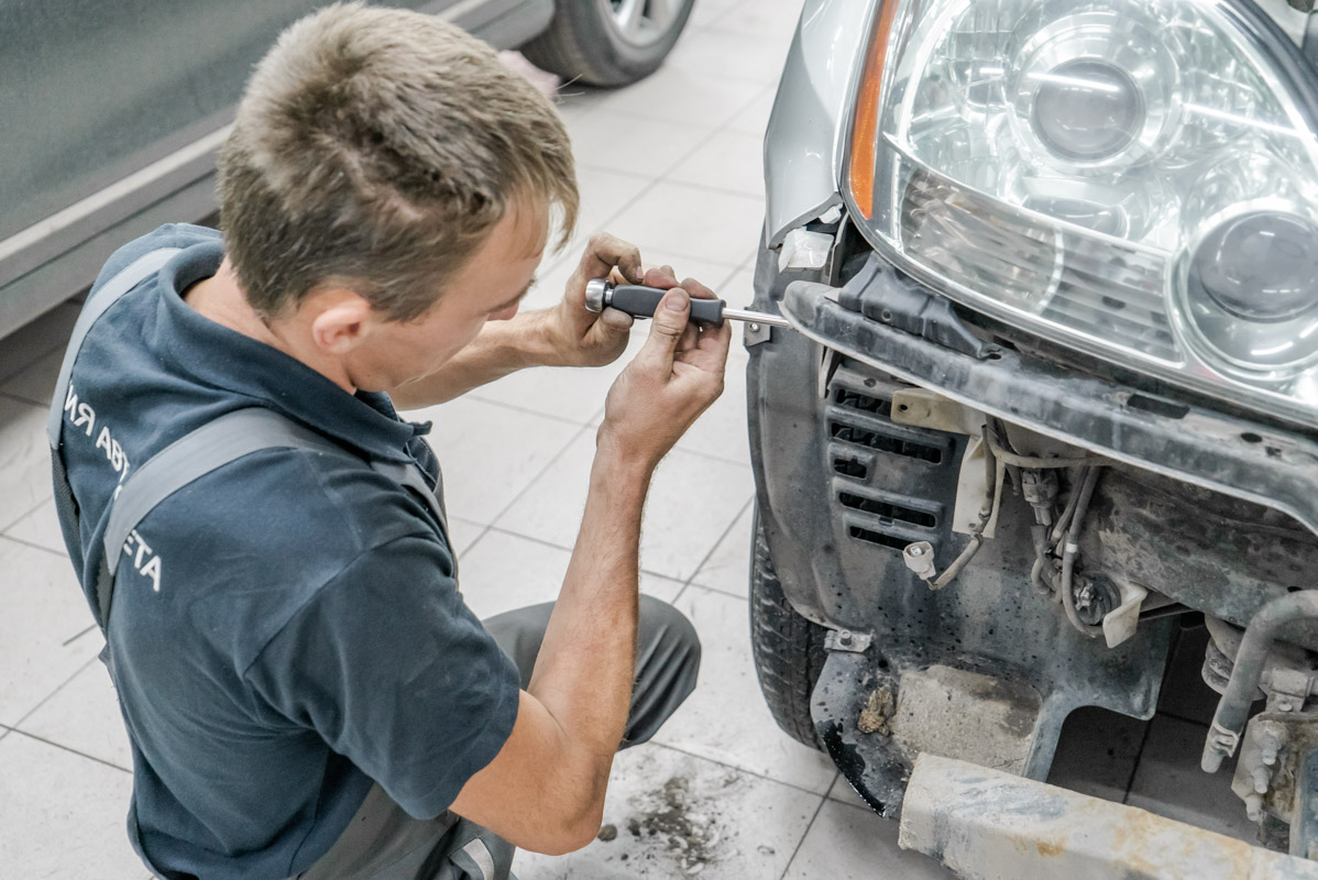 Лампа переднего габарита мазда 626. Лампочка ближний свет ауди q7. Снятие габаритов. Верхние габаритные огни газель некст. Габаритная лампа заднего фонаря chevrolet cruze.