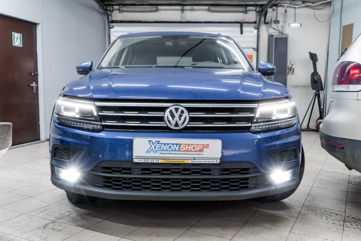 Tiguan 2 фары. Фара Volkswagen Tiguan 2021. Tiguan 2021 respect фары. Volkswagen Tiguan 2018 фары. ДХО Tiguan 2021.