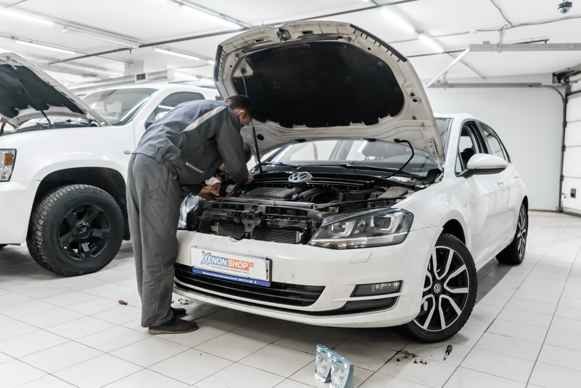 Эпичная замена стекла на фаре VALEO golf 4 - Volkswagen Golf Mk4 GTI, 2,3 л, 200