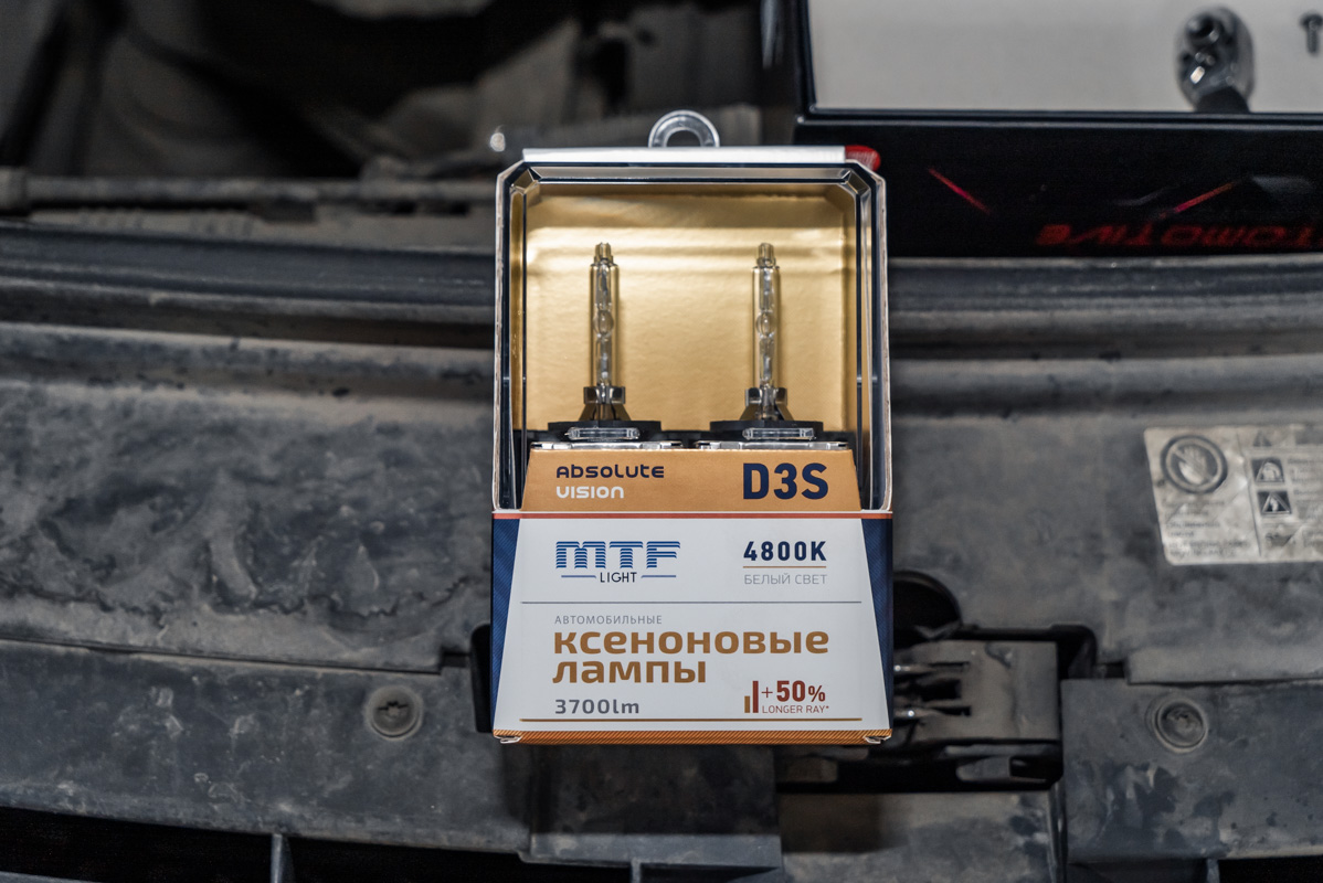 Замена лампы ближнего света - Volkswagen Touareg (2G), 3 л, 2013 года расходники