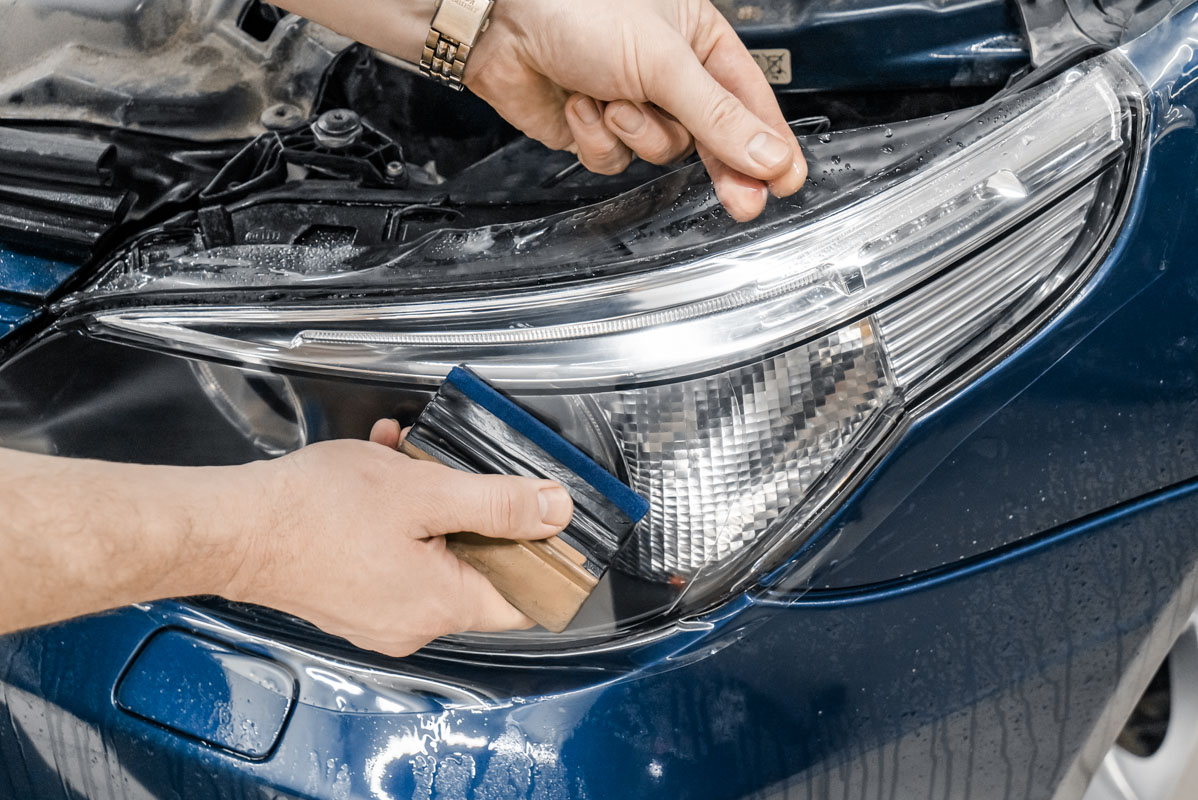 бронированная пленка для авто. бронепленка фар сх5 2014г. бронирование фар. бронировочная пленка полиуретан. бронировка фар octavia 2017.