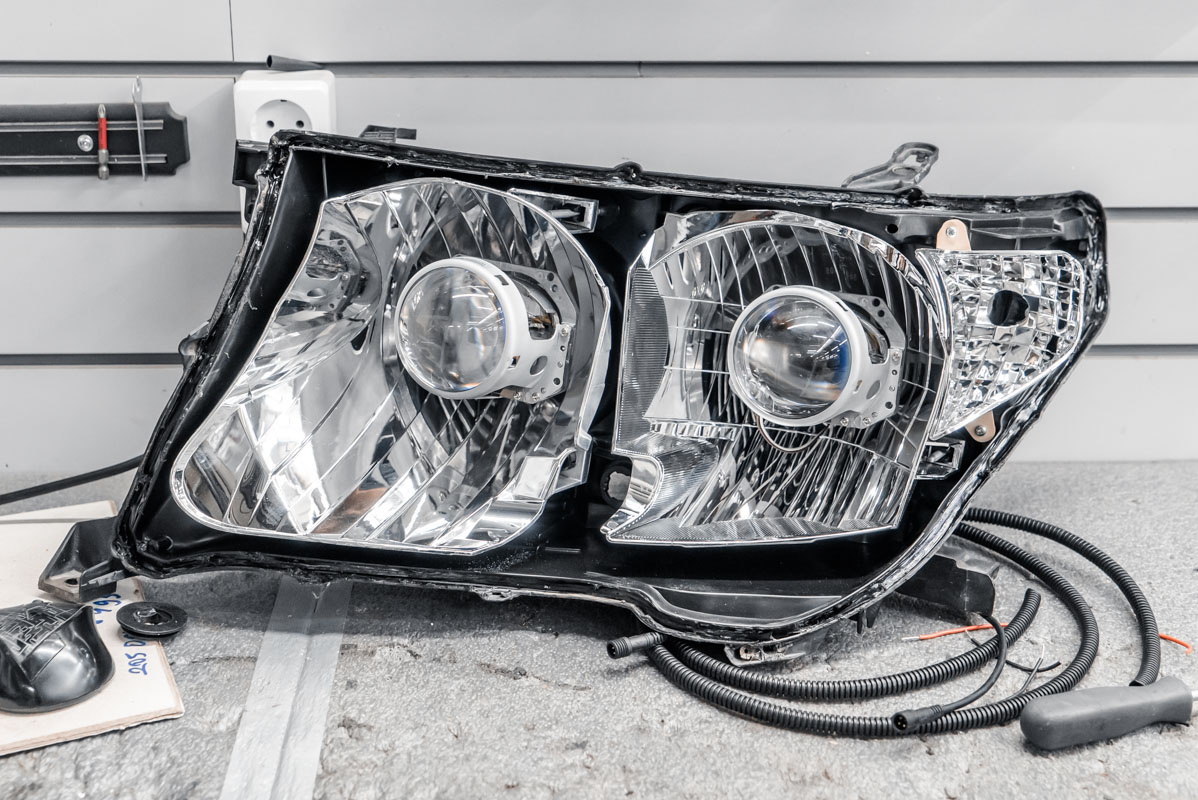 фара ленд крузер. фары на toyota land cruiser 200. фара land cruiser 200 2008. четыре линзы на ленд крузер 200. фары toyota land cruiser 100 дорестайл.