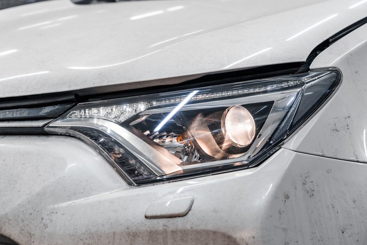 Установка светодиодных ламп в ближний свет на Toyota RAV4 CA40 ...
