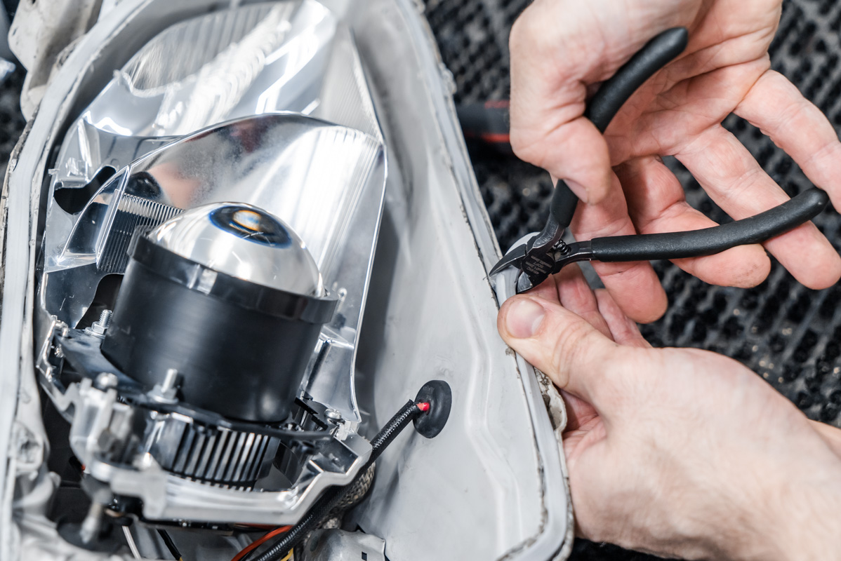 фара hyundai coupe. герметизация фар. отражатель левой фары лансер 9. герметизация фар автомобиля. запотевшая фара.