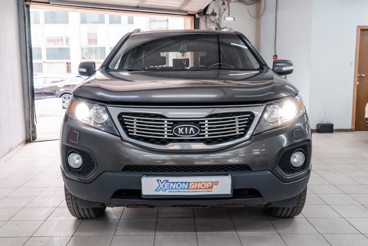 Скло фари KIA Sorento XM (2009-2012) II покоління дорестайлінг ліве