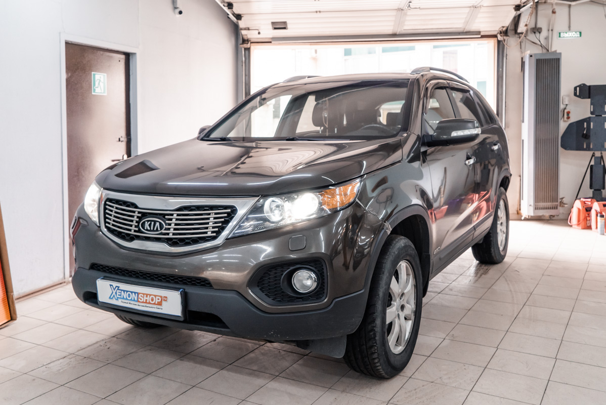 Скло фари KIA Sorento XM (2009-2012) II покоління дорестайлінг ліве