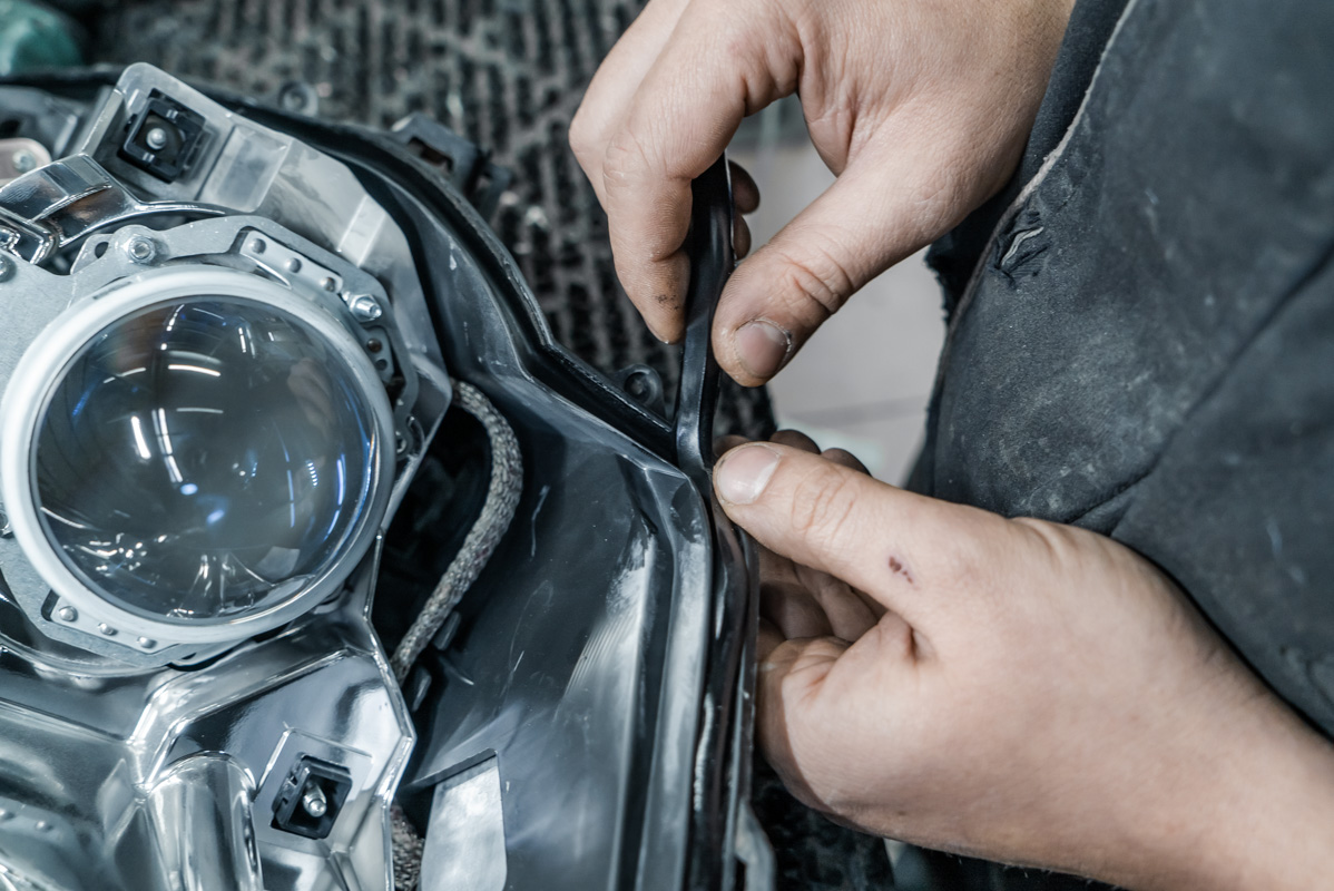 Фары субару форестер 2020. Снять фару на субару. Крепление фары subaru outback 5. Снять фару на субару. Снять фару на субару.