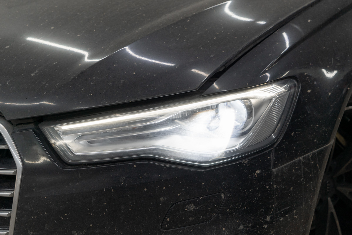 Свет фар Audi A6 ДО и ПОСЛЕ замены штатного ксенона на светодиоды XS-Light LED.